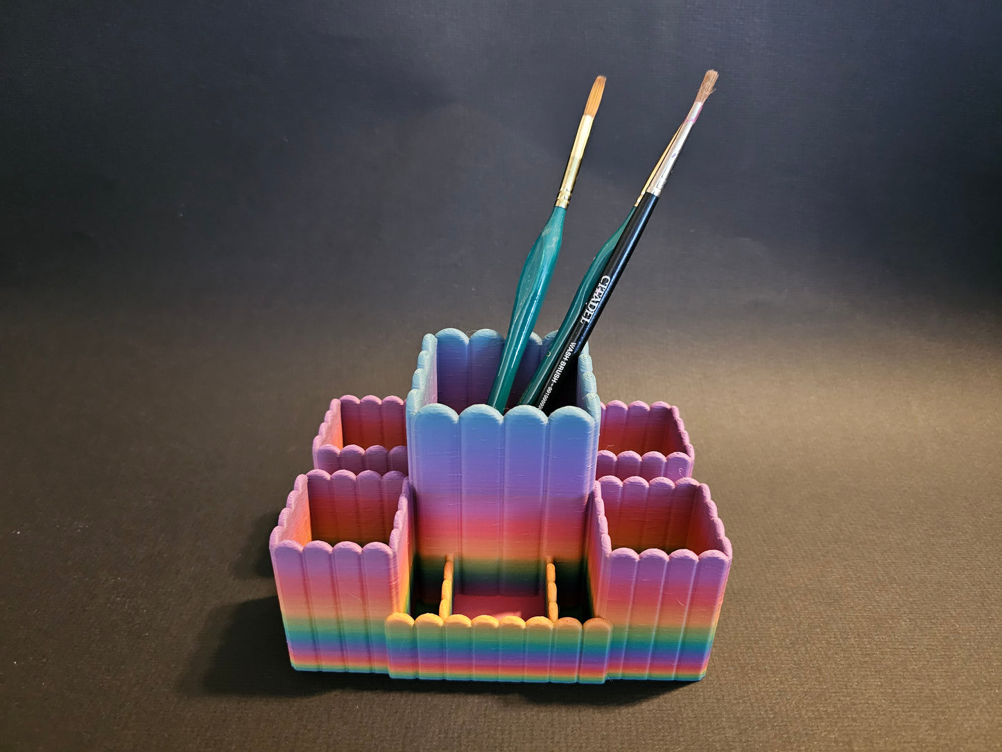 Picket fence desk tidy