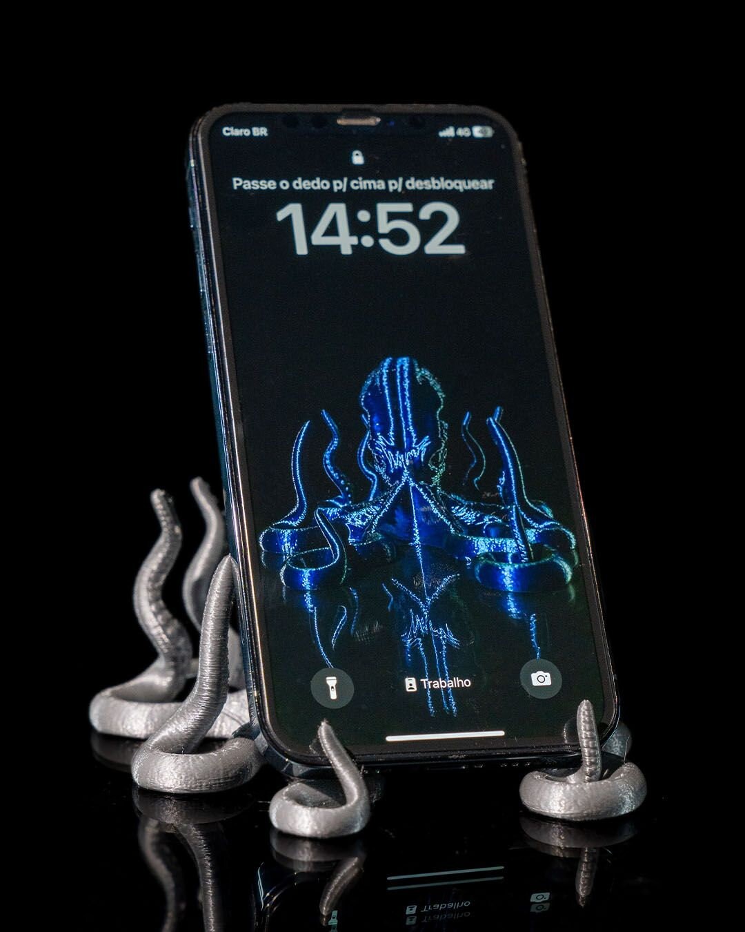 Octopus phone/tablet holder