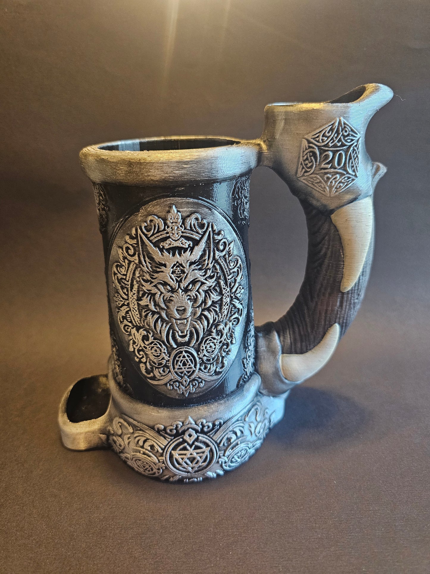 Wolf bite dice tower mug